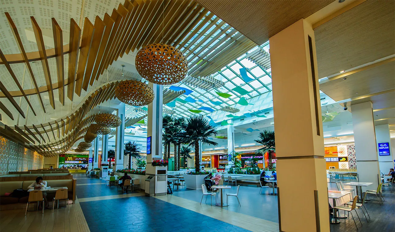 Sopping mall interior with a large open space
